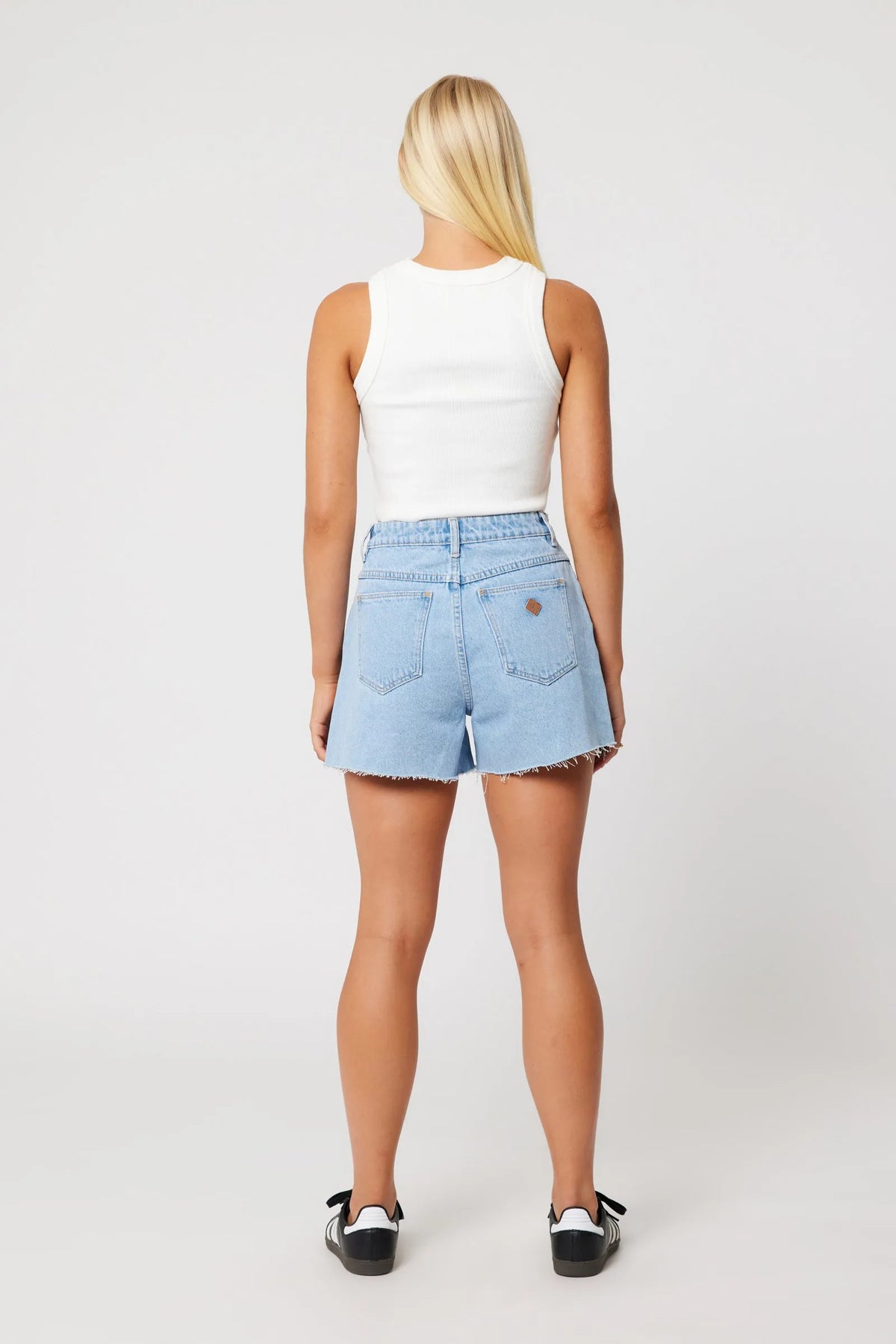 Abrand Venice Kendall Short
