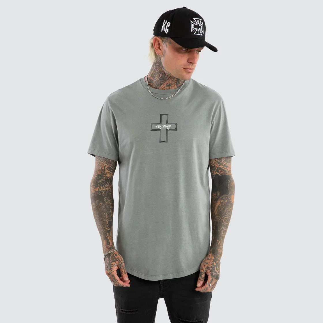 Kiss Chacey Hollow Dual Curved Tee