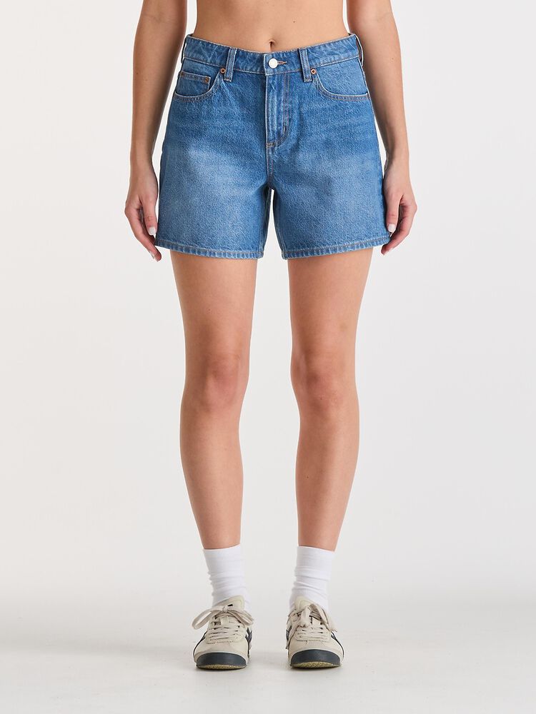 Lee Mid Straight Short